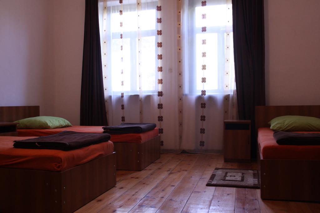 Gvirilas Sakhli Guest House Khashuri 外观 照片
